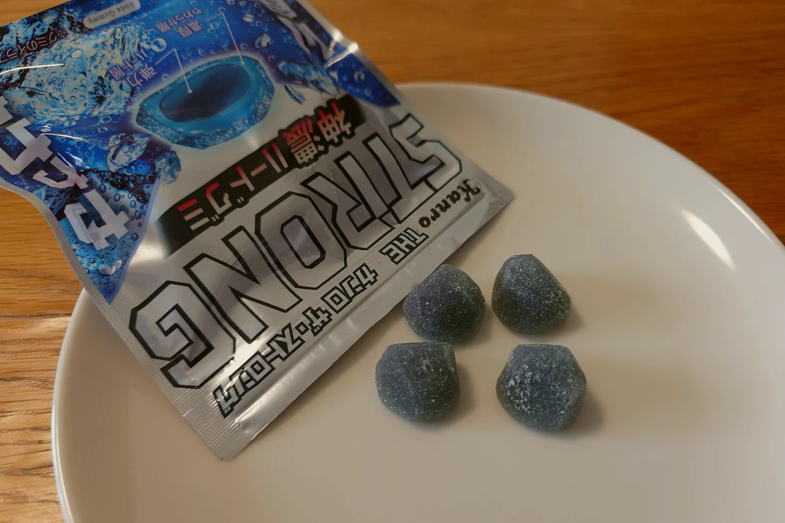 カンロ・ザ・ストロング ソーダ味